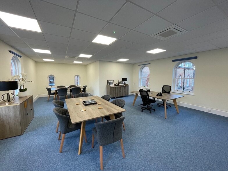 Standen Manor, Hungerford for lease - Interior Photo - Image 3 of 6