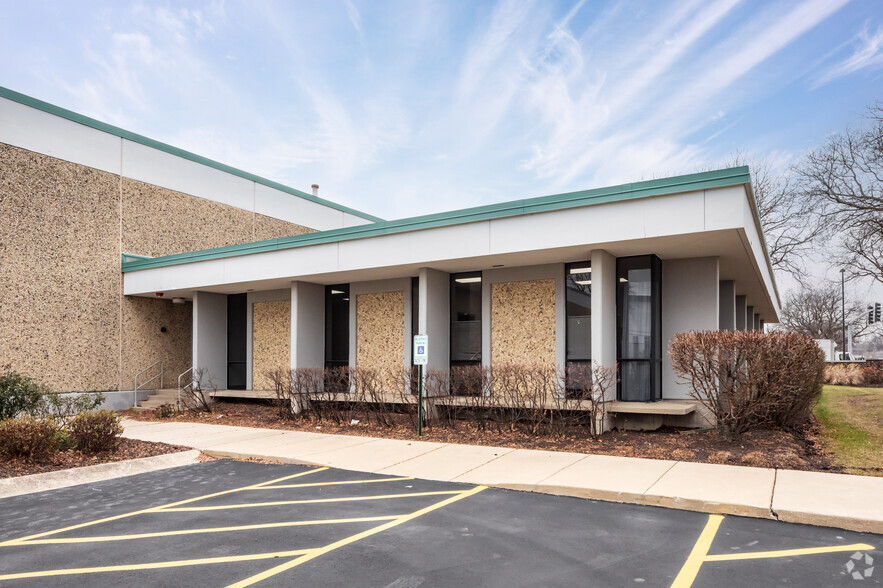 2301 Lively Blvd, Elk Grove Village, IL for lease - Primary Photo - Image 1 of 5