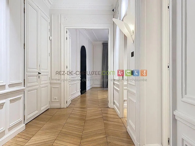Office in Paris for sale - Interior Photo - Image 2 of 10