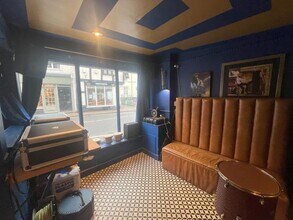72-74 Smith St, Warwick for lease Interior Photo- Image 2 of 4