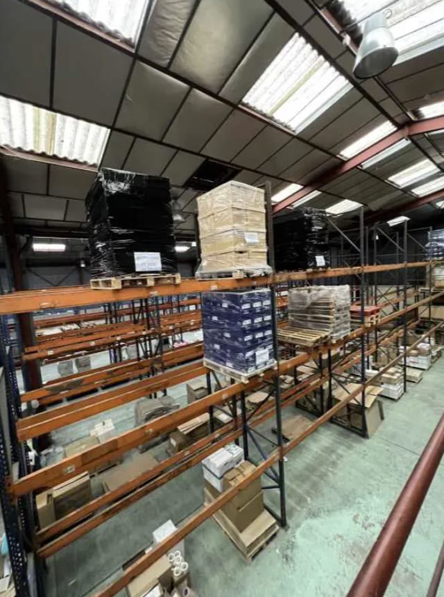 Flex in Andilly for lease Interior Photo- Image 1 of 7