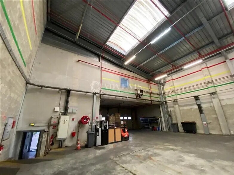 Flex in Bonneuil-sur-Marne for lease - Interior Photo - Image 3 of 8