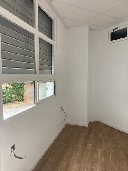 Retail in Llíria for lease - Building Photo - Image 2 of 5