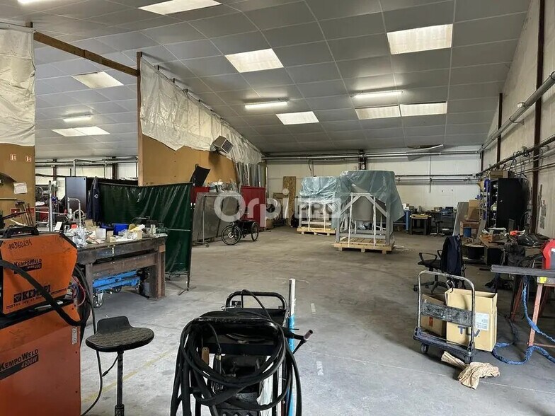 Flex in La Chevrolière for lease - Interior Photo - Image 3 of 7