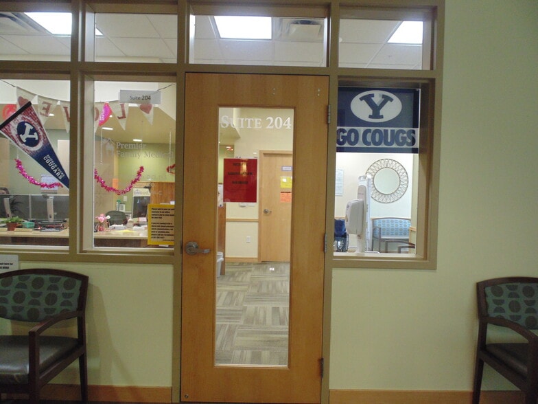 1528 N Commerce Dr, Saratoga Springs, UT for sale - Interior Photo - Image 2 of 9