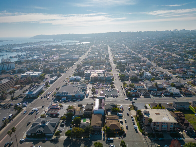 3046 Nimitz Blvd, San Diego, CA for sale - Building Photo - Image 3 of 7