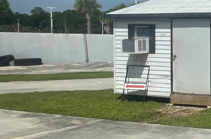 30005 S Dixie Hwy, Homestead, FL for lease - Building Photo - Image 2 of 3