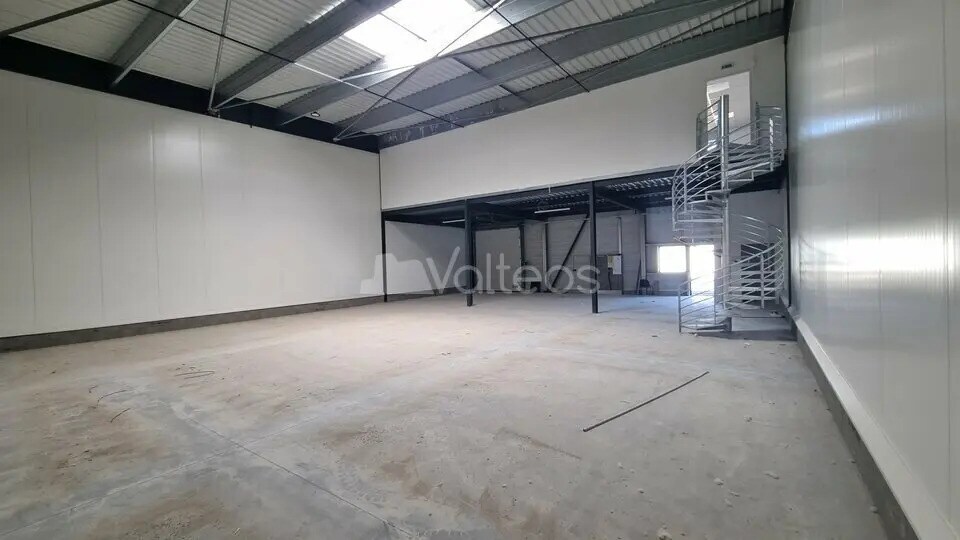 Flex in Bruguières for lease - Interior Photo - Image 2 of 6