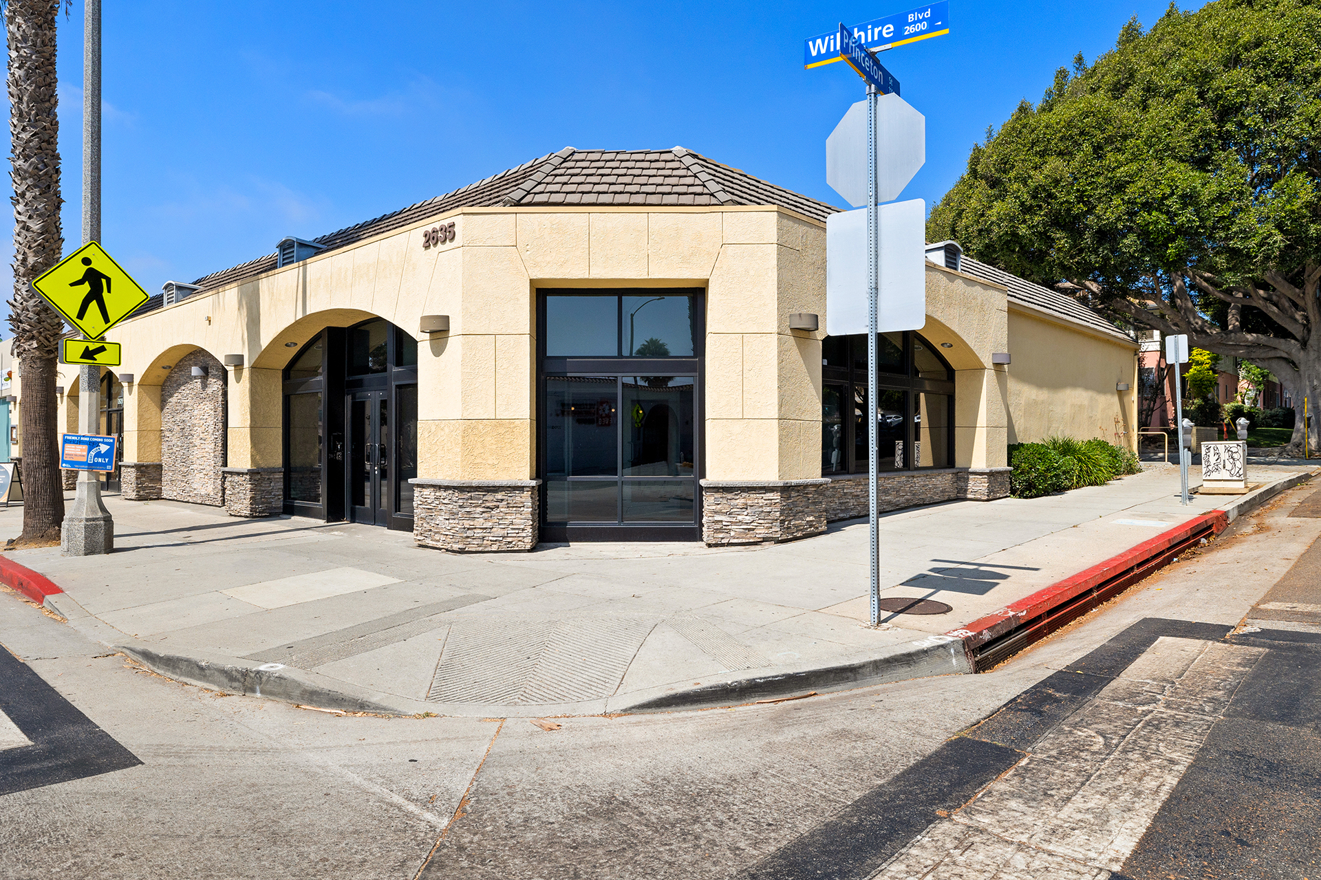 2631 Wilshire Blvd, Santa Monica, CA for lease Building Photo- Image 1 of 11