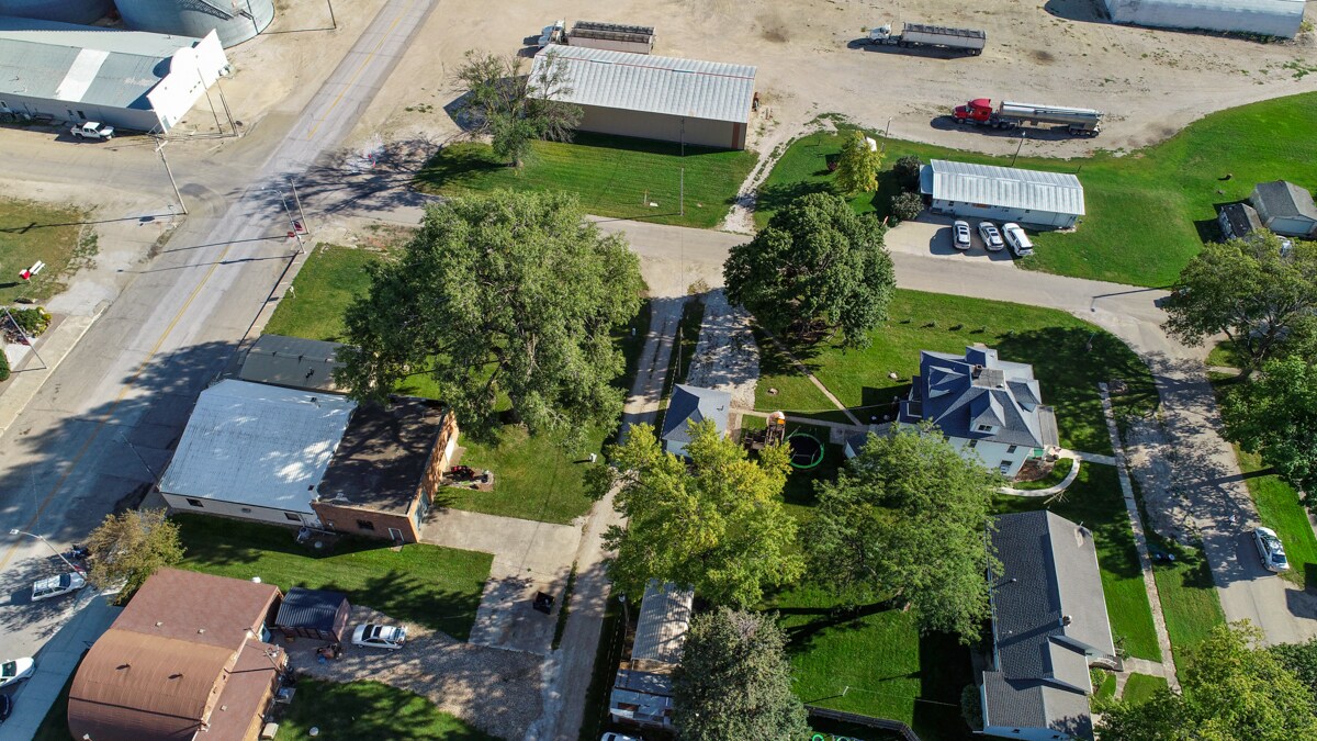 209 Maine St, Lone Rock, IA 50559