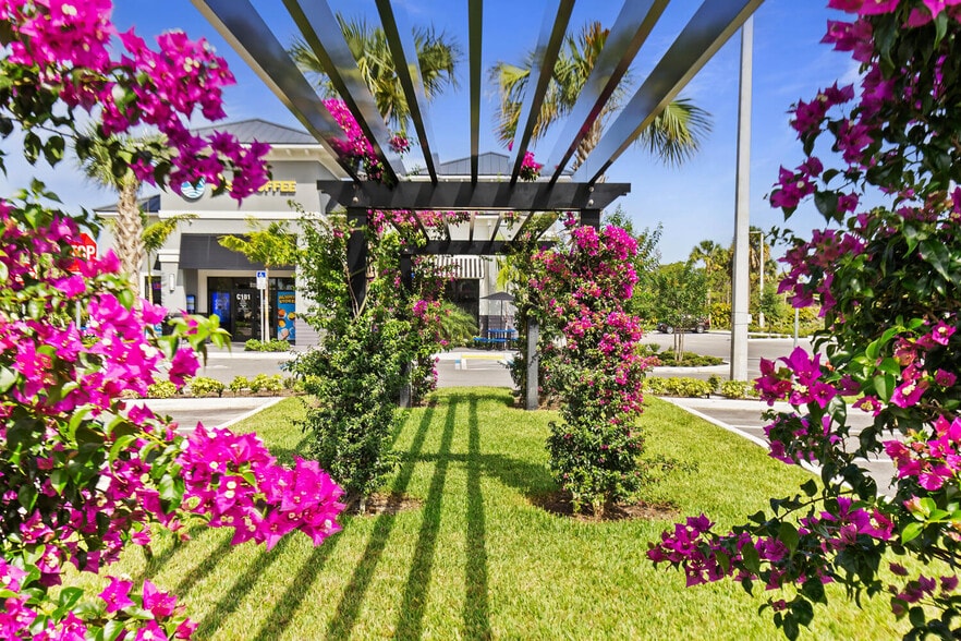 8776 Lantana Rd, Lake Worth, FL for lease - Building Photo - Image 3 of 13