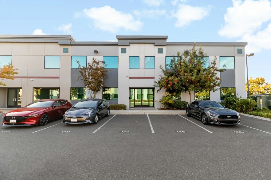 29300 Kohoutek Way, Union City, CA for lease - Building Photo - Image 1 of 25