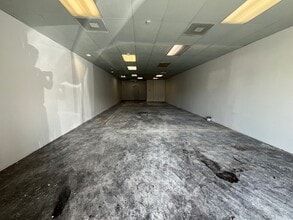 24450 Lyons Ave, Newhall, CA for lease Interior Photo- Image 2 of 5