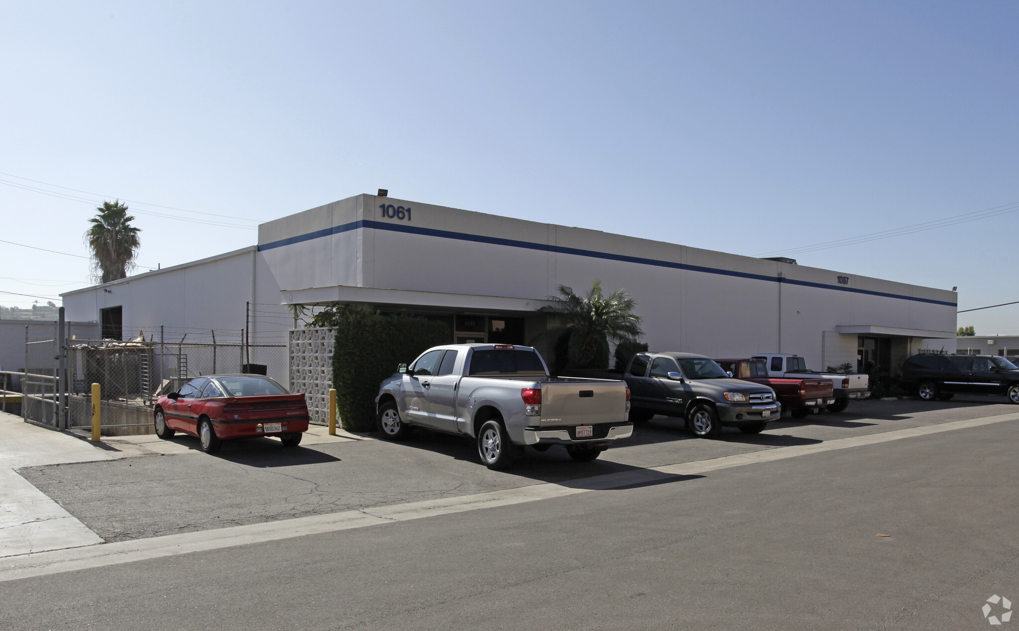 1061-1067 Leslie St, La Habra, CA for lease Primary Photo- Image 1 of 7