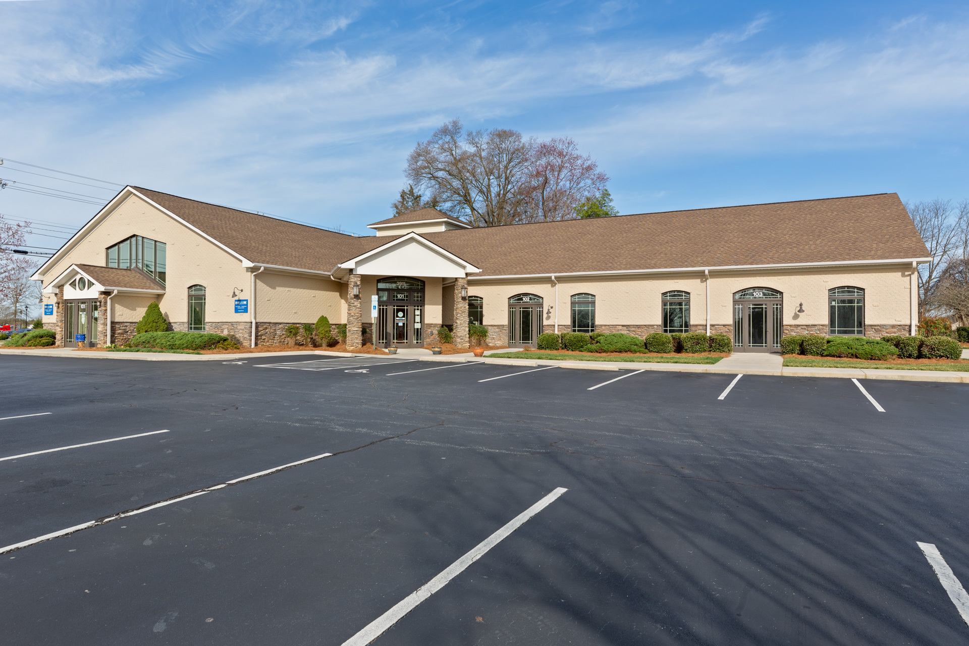 3911 Fountain Grove Dr, High Point, NC for lease Primary Photo- Image 1 of 11