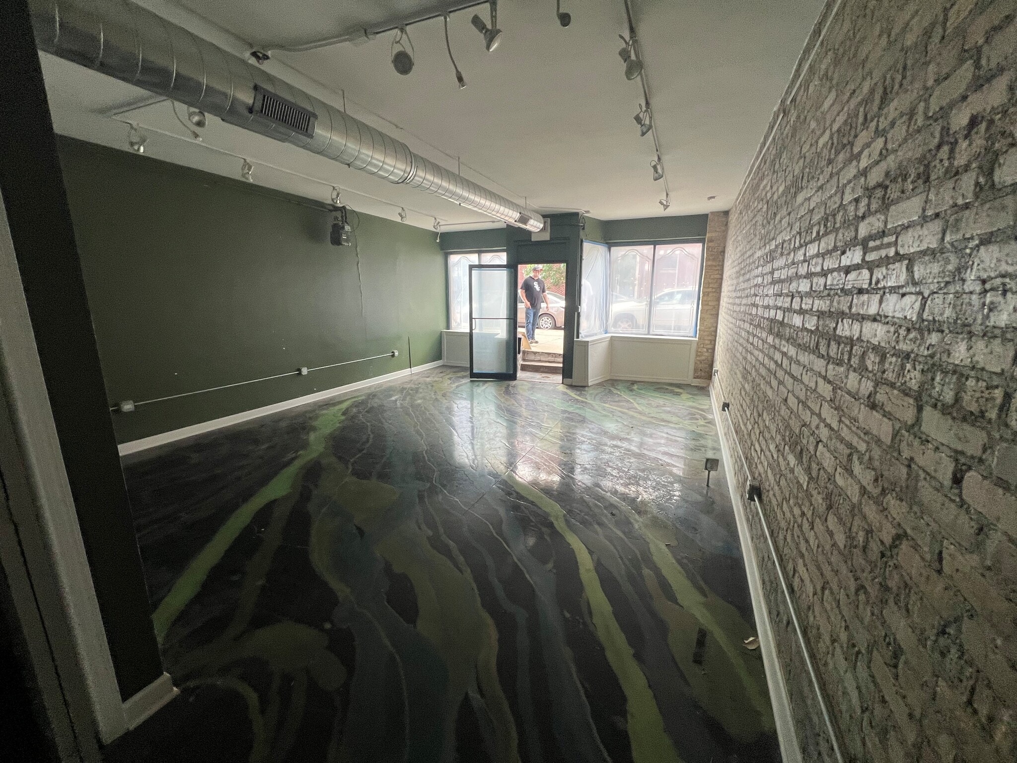 5632-52 N Clark St, Chicago, IL for lease Interior Photo- Image 1 of 2