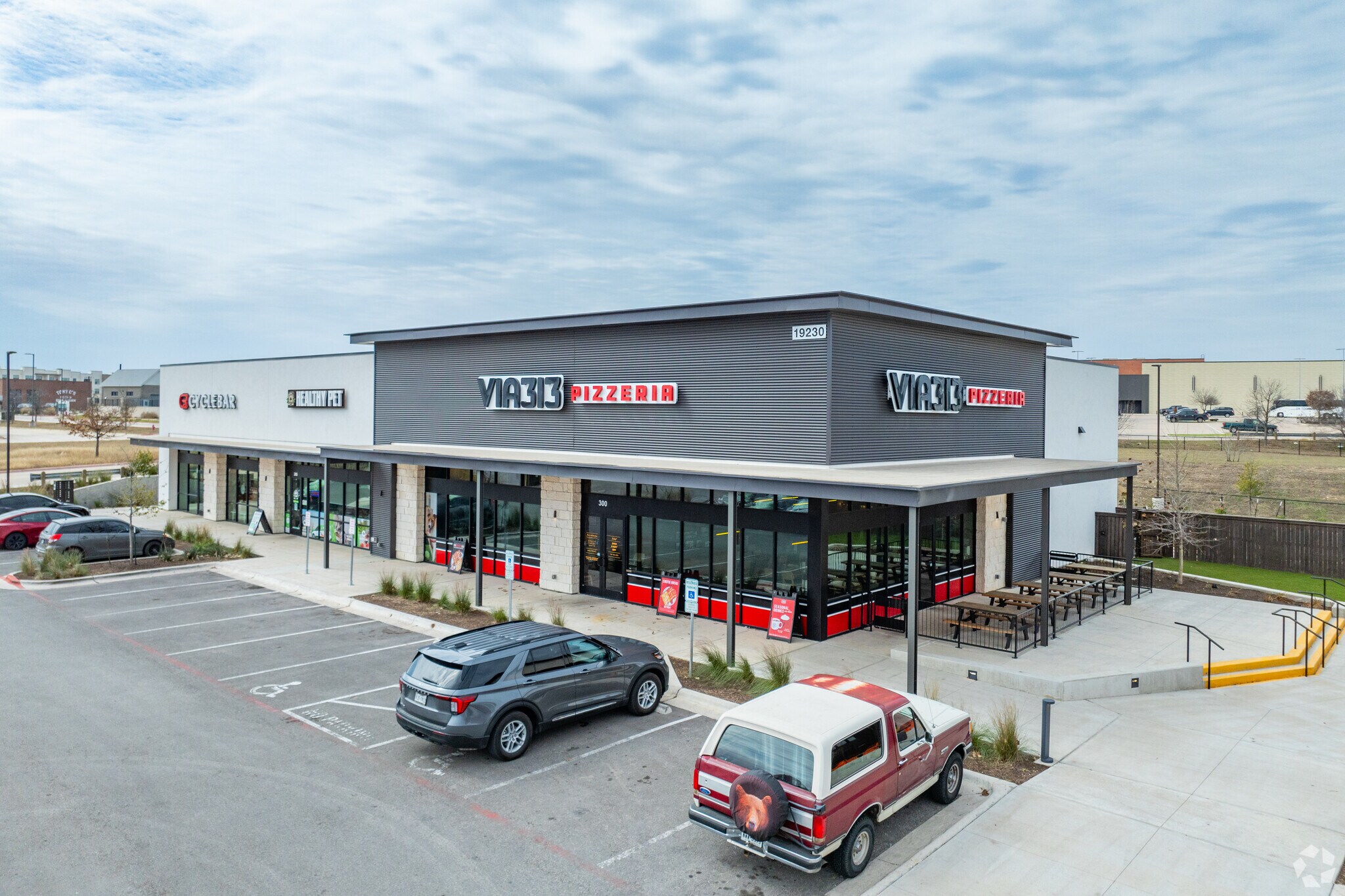 19220-19230 Interstate 35, Kyle, TX for lease Primary Photo- Image 1 of 12