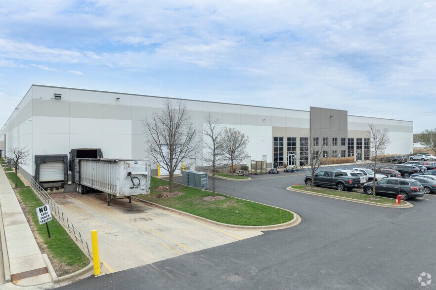 2924 E 126th St, Chicago, IL for lease - Building Photo - Image 1 of 6