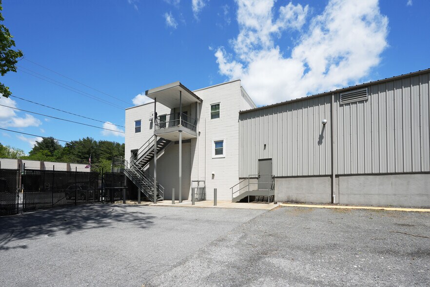 7757 Woodbine Rd, Woodbine, MD for lease - Building Photo - Image 3 of 13