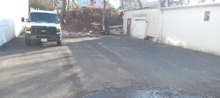 55 Community Pl, Long Branch, NJ for lease Interior Photo- Image 2 of 5