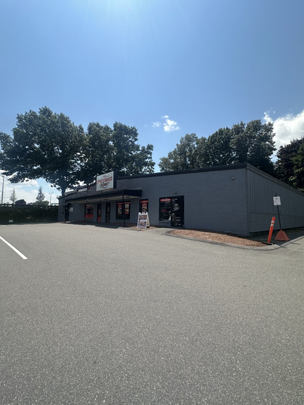 257 Daniel Webster Hwy, Nashua, NH for lease - Building Photo - Image 3 of 3