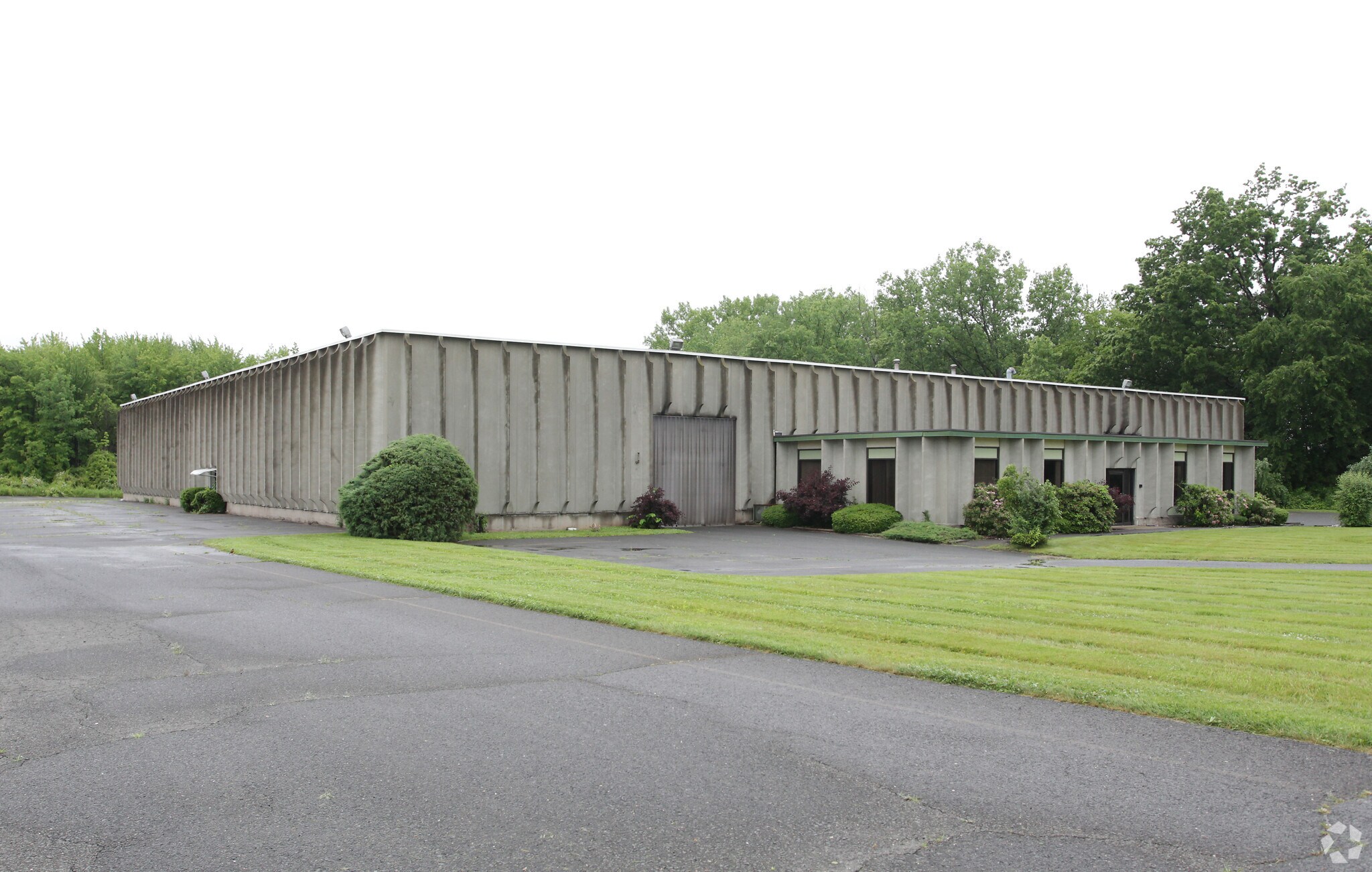 23 Thompson Rd, East Windsor, CT for sale Primary Photo- Image 1 of 1