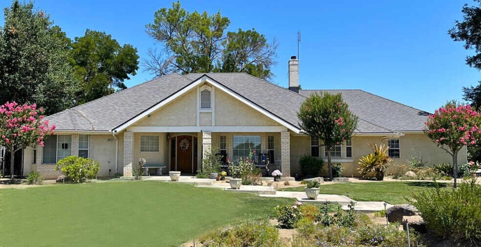 9018 W Whites Bridge Ave, Fresno, CA for sale - Primary Photo - Image 1 of 1