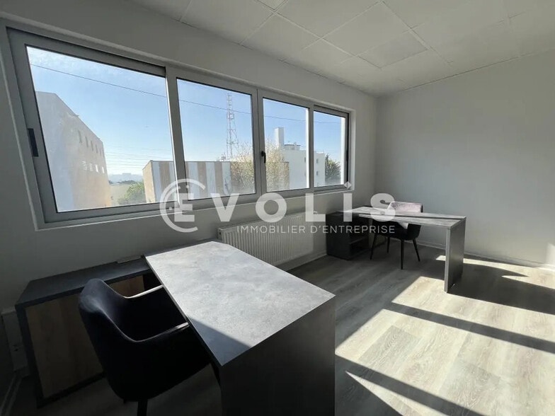 Office in Neuilly-sur-Marne for lease - Interior Photo - Image 3 of 8