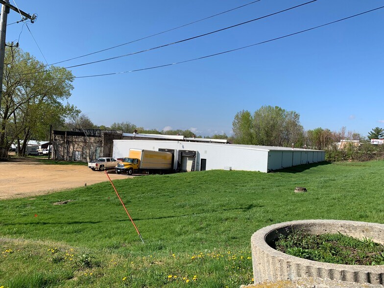 1535 S Bluff Blvd, Clinton, IA for sale - Building Photo - Image 1 of 1