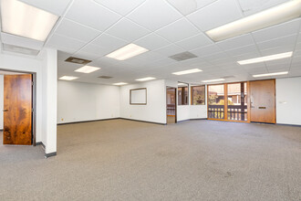 601 E Daily Dr, Camarillo, CA for lease Interior Photo- Image 1 of 5