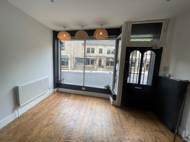 5 Market St, Hebden Bridge for sale - Interior Photo - Image 2 of 9