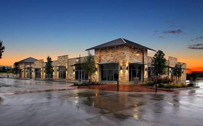 7348 Honeysuckle, Temple, TX for lease - Primary Photo - Image 2 of 5