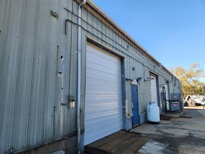 20 Walts Way, Narragansett, RI for lease - Building Photo - Image 1 of 2