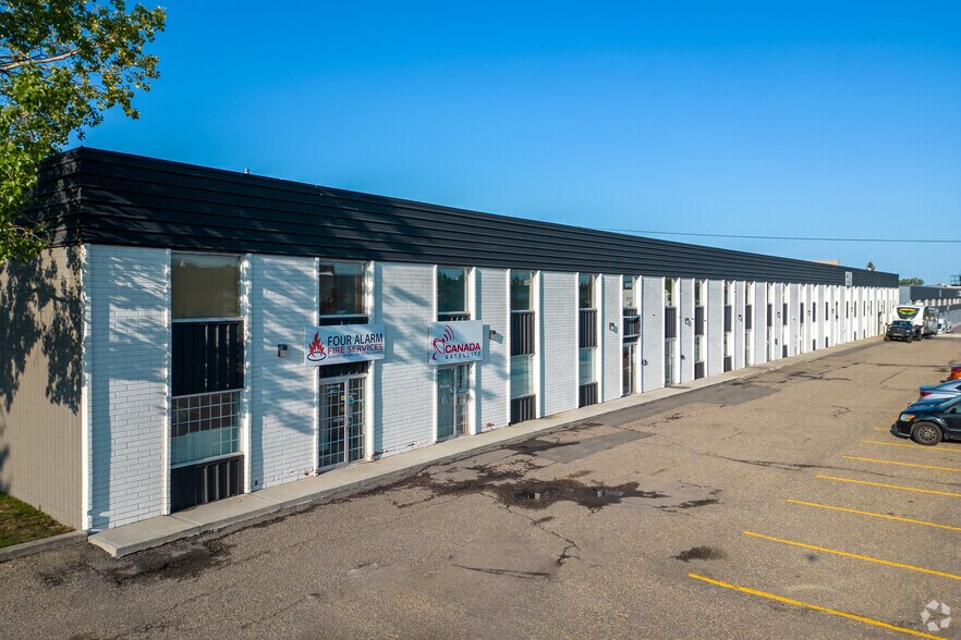 2121 39th Ave NE, Calgary, AB for sale - Primary Photo - Image 1 of 1