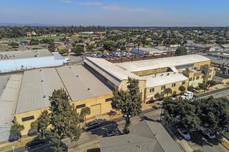 11810 Center St, South Gate, CA - aerial  map view - Image1