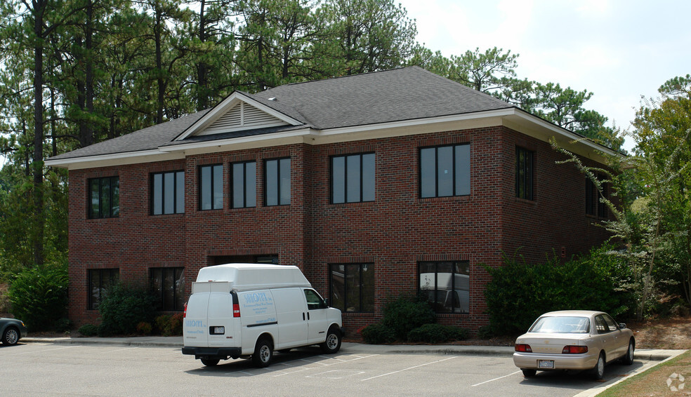 2014 Litho Pl, Fayetteville, NC for lease - Primary Photo - Image 1 of 2