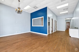 12649 Memorial Dr, Houston, TX for lease Interior Photo- Image 2 of 10