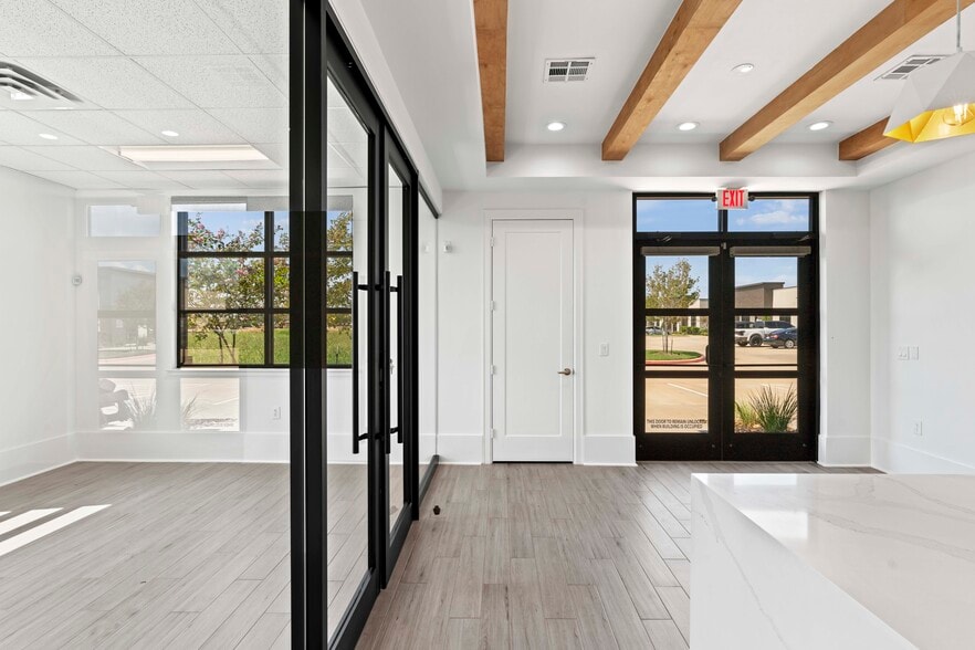 8118 Fry Rd, Cypress, TX for sale - Interior Photo - Image 2 of 26