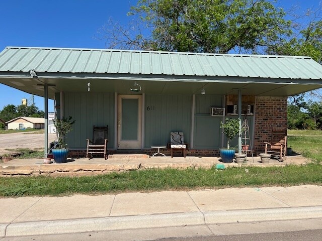 611 N Bridge St, Brady, TX for sale Primary Photo- Image 1 of 1