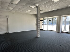 718-734 Santa Monica Blvd, Santa Monica, CA for lease Interior Photo- Image 2 of 9