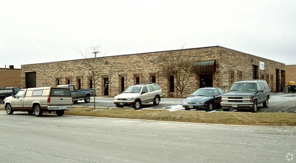 100-102 Fairbank St, Addison, IL for lease - Building Photo - Image 3 of 3