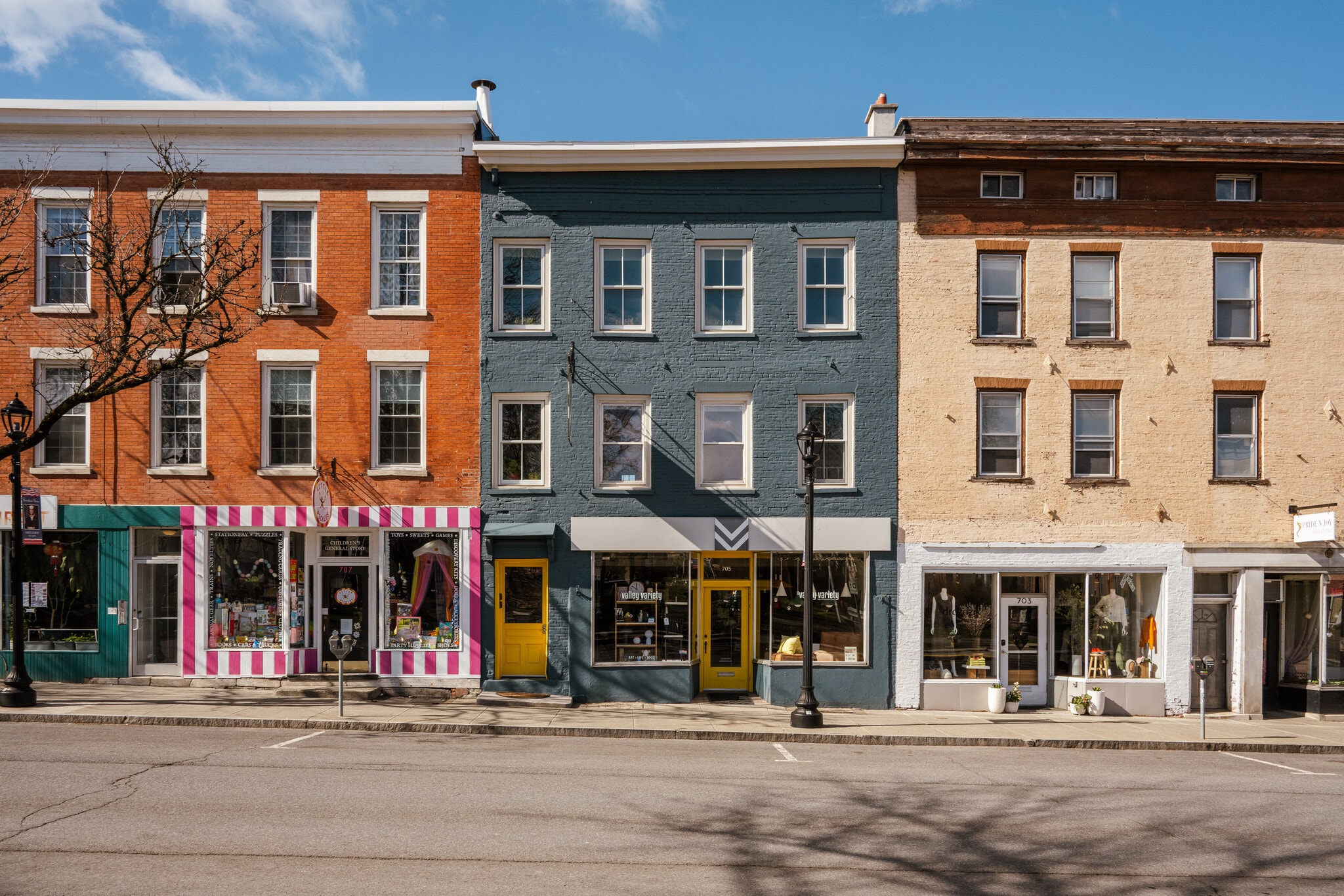 705 Warren St, Hudson, NY for sale Building Photo- Image 1 of 1