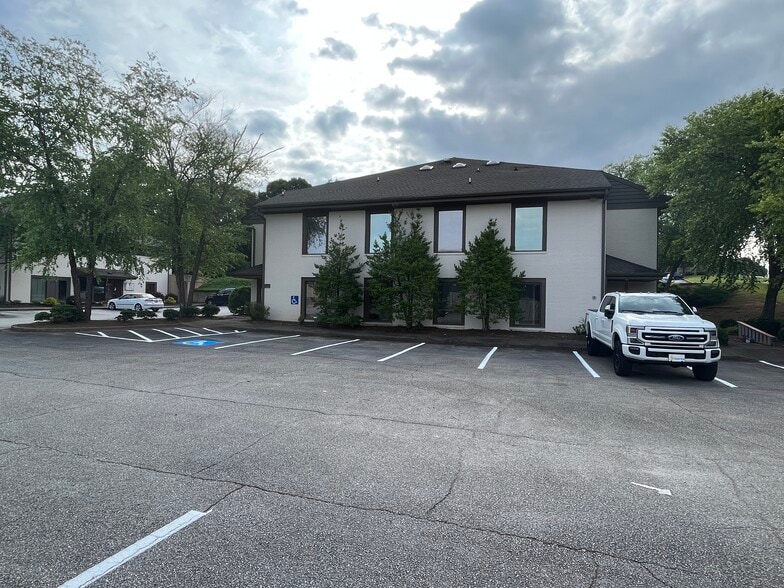 554 Memorial Drive Ext, Greer, SC for sale - Building Photo - Image 1 of 20
