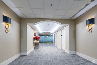 1320 Old Chain Bridge Rd, McLean, VA for lease Lobby- Image 1 of 1