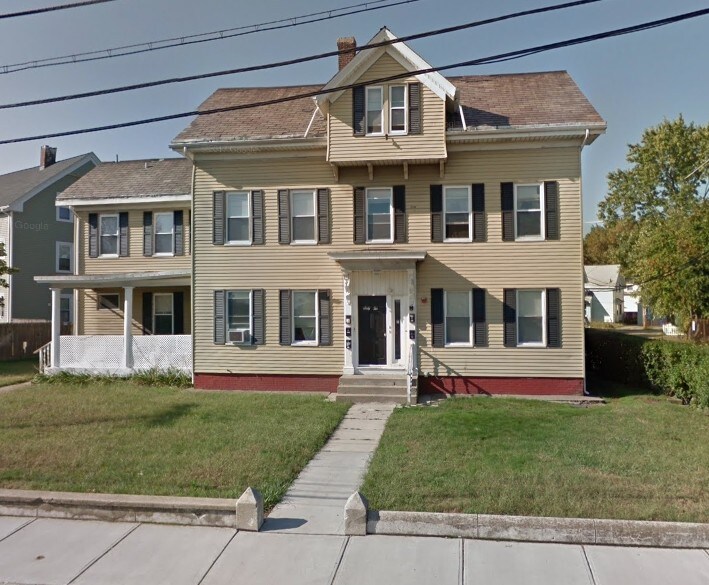 62 Conant St, Pawtucket, RI 02860
