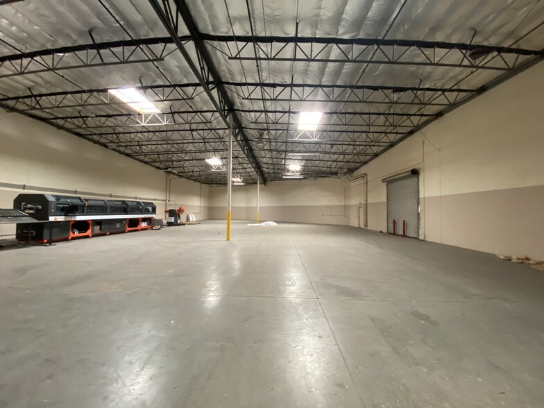 6960 Jurupa Ave, Riverside, CA for lease - Interior Photo - Image 3 of 8