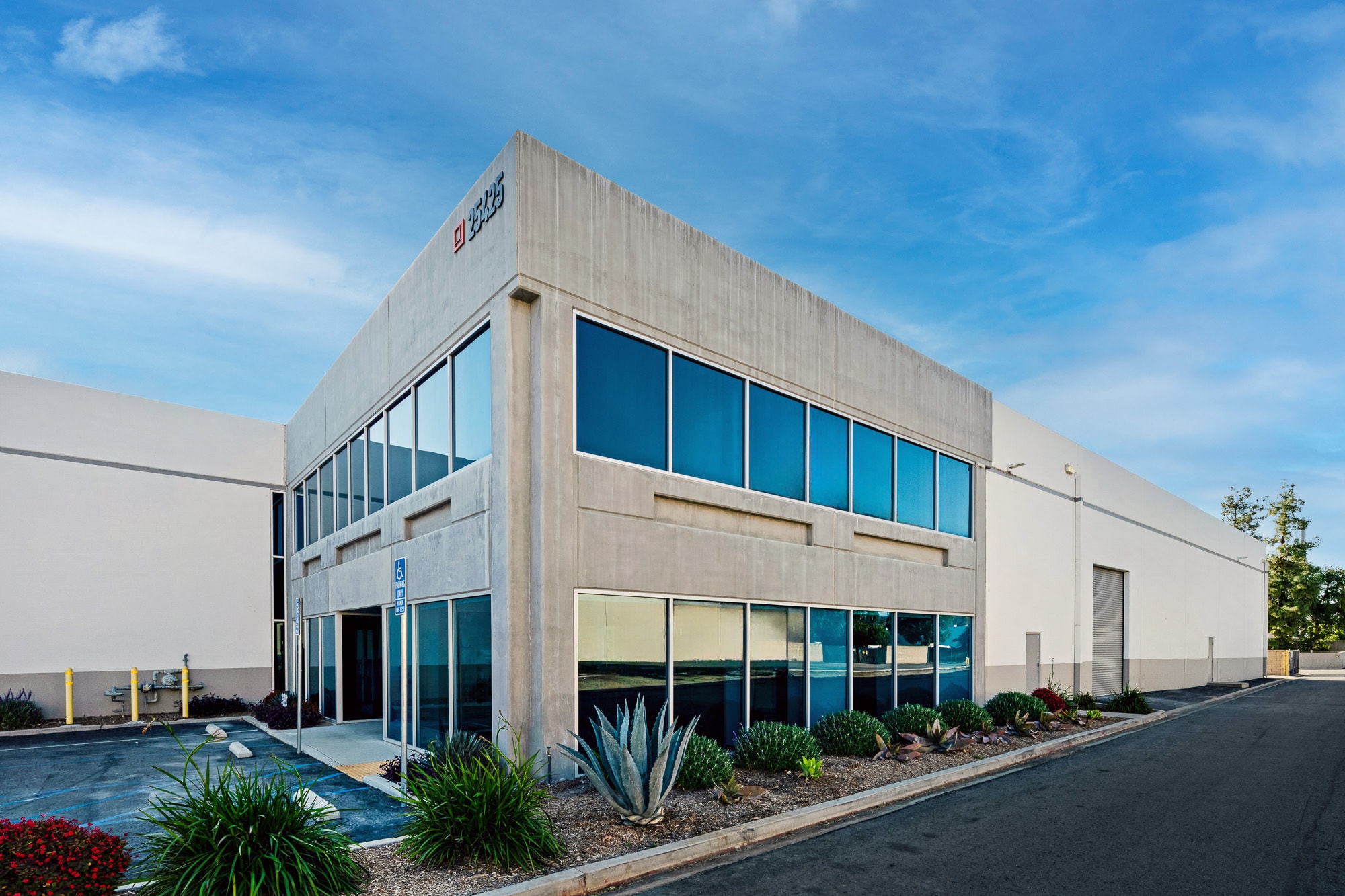25425 Rye Canyon Rd, Valencia, CA for lease Building Photo- Image 1 of 10