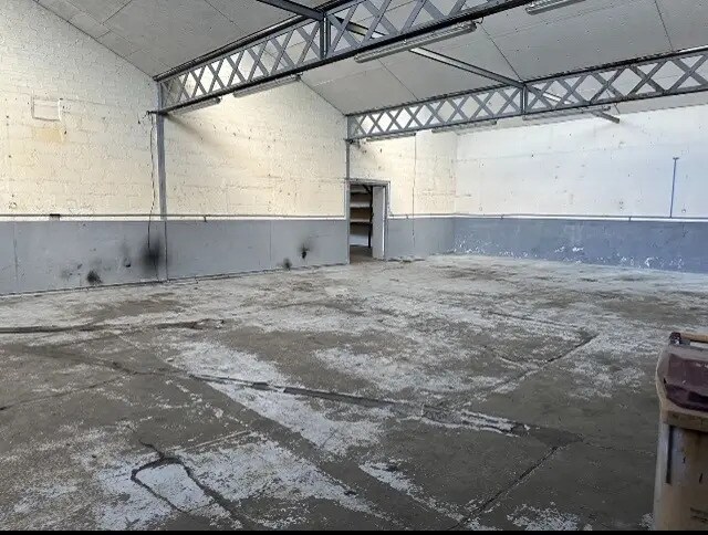 Flex in Limas for sale - Interior Photo - Image 2 of 11