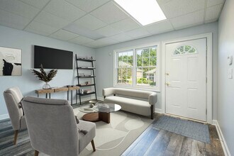 500 Sun Valley Dr, Roswell, GA for lease Interior Photo- Image 2 of 17