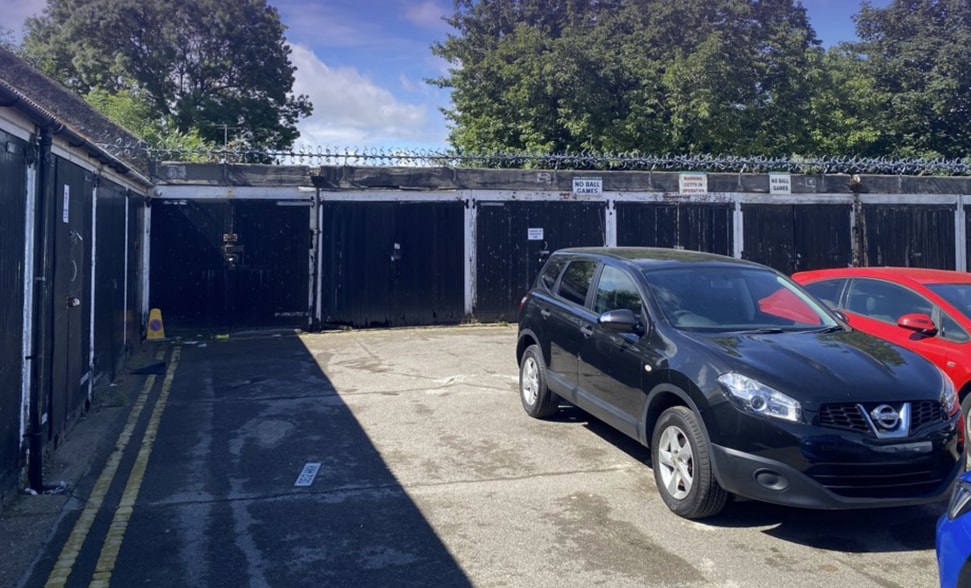 1-21 Tudor Rd, Hayes for sale - Primary Photo - Image 1 of 2